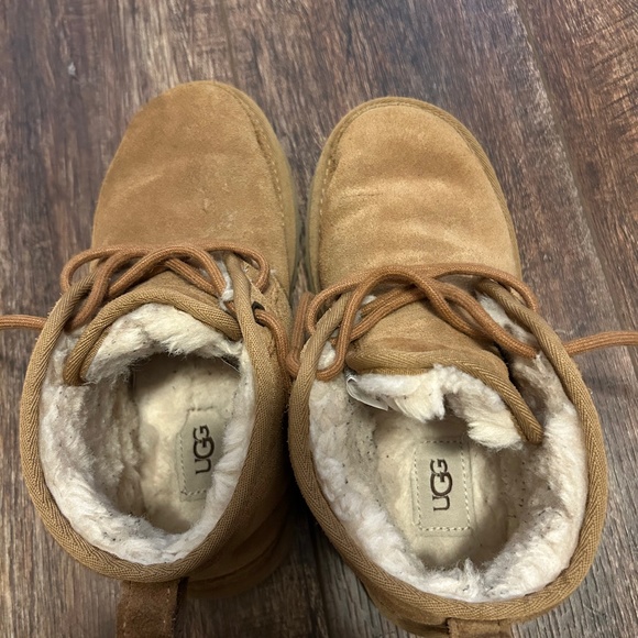 Ugg Woman’s Neumel in color chestnut size 6 - Picture 6 of 7